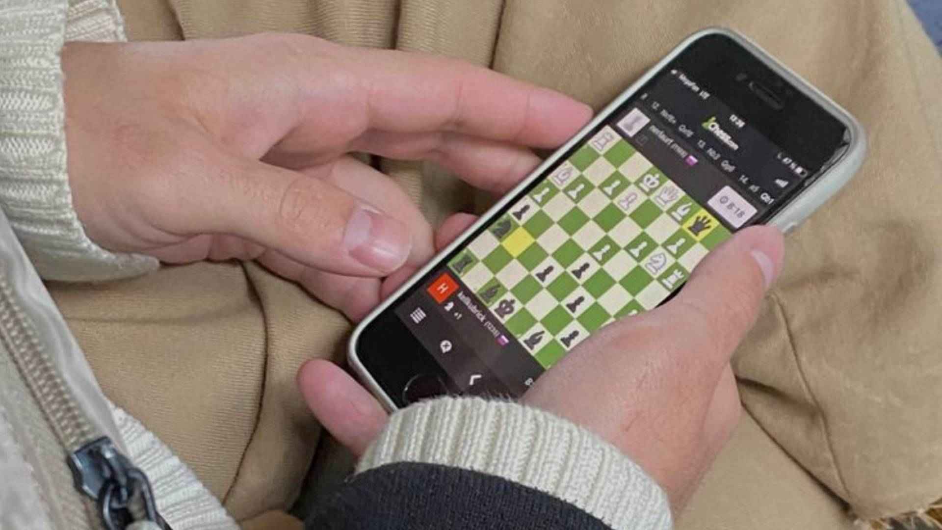 The Language Behind Every Smart Poker Decision